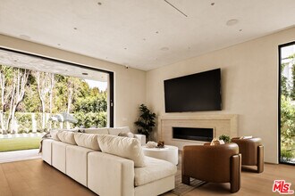 4724 Lemona Ave in Los Angeles, CA - Building Photo - Building Photo