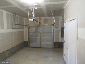 236 Anthem St in Ranson, WV - Foto de edificio - Building Photo