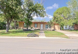 111 Grasmere Ct in San Antonio, TX - Building Photo - Building Photo