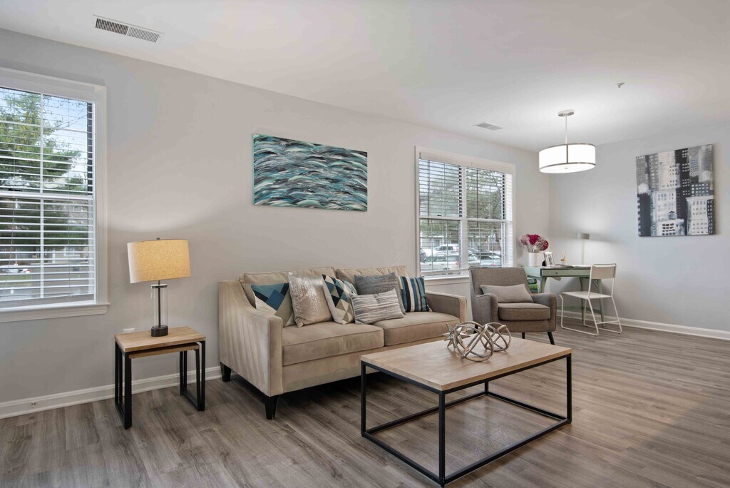 Henley at Kingstowne Apartments in Alexandria, VA