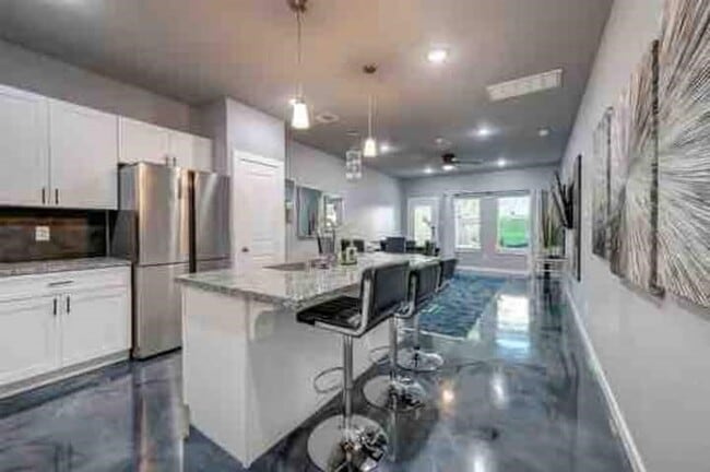 7925 Brandon St in Houston, TX - Building Photo - Building Photo