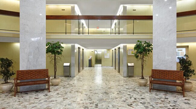 Rideau Towers in Toronto, ON - Building Photo - Building Photo