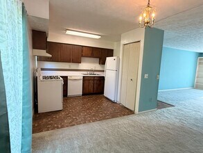 3237 Abbeywood Dr in Decatur, GA - Building Photo - Building Photo