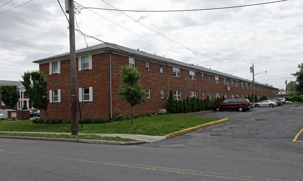 Redwood Village in Paterson, NJ - Building Photo