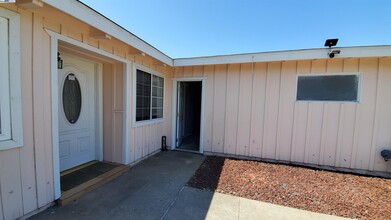 4186 Hawkins St in Fremont, CA - Foto de edificio - Building Photo