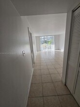 488 NW 165th St in Miami, FL - Building Photo - Building Photo