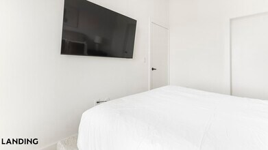 2623 Keene St, Unit 383 in Houston, TX - Foto de edificio - Building Photo