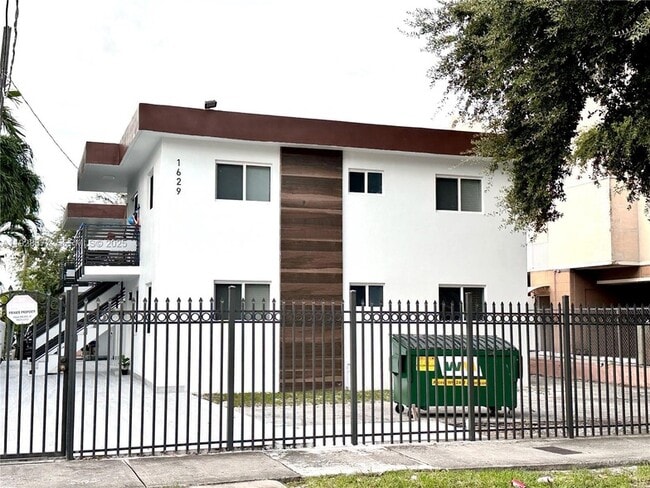 1629 SW 3rd St, Unit 2 in Miami, FL - Building Photo - Building Photo