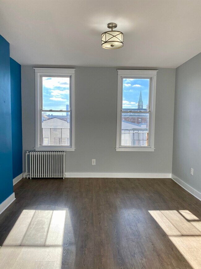 116 Irving St in Jersey City, NJ - Building Photo - Building Photo