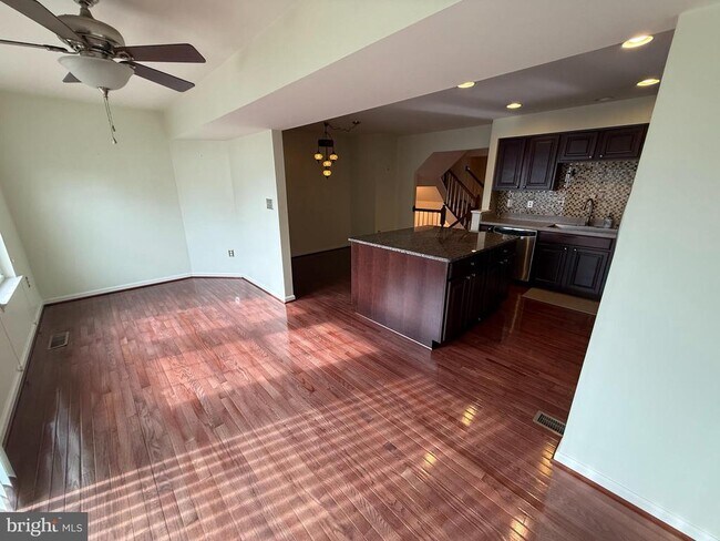 7211 Maidstone Pl in Elkridge, MD - Building Photo - Building Photo