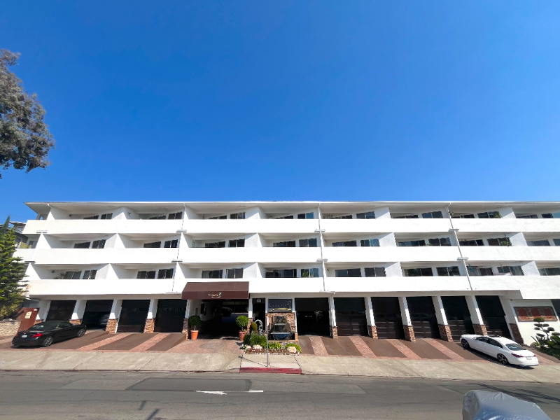 100 Cliff Dr in Laguna Beach, CA - Building Photo