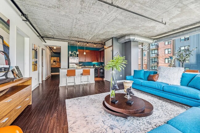 960 S Clark St in Chicago, IL - Foto de edificio - Building Photo