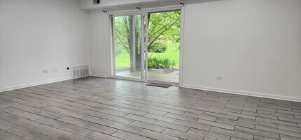 2300 Beau Monde Ln in Lisle, IL - Building Photo - Building Photo