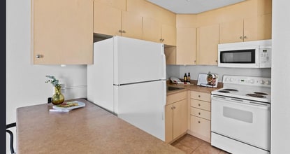 2500 S York St, Unit 310 in Denver, CO - Building Photo - Building Photo