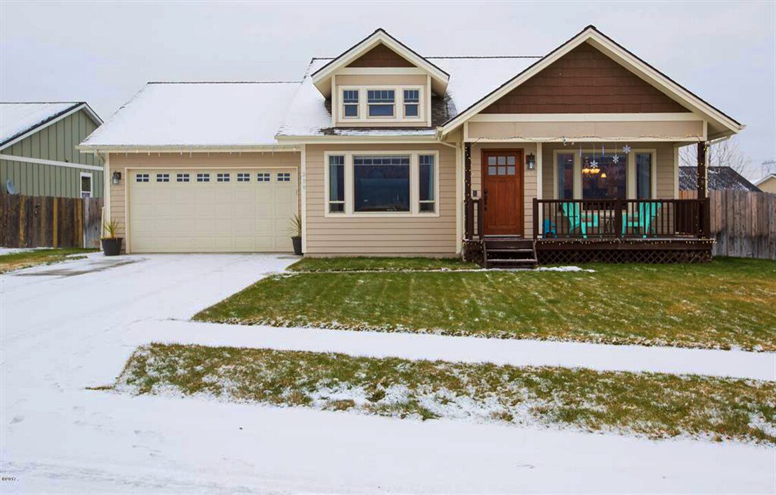 219 Jackson Peak Dr in Kalispell, MT - Foto de edificio