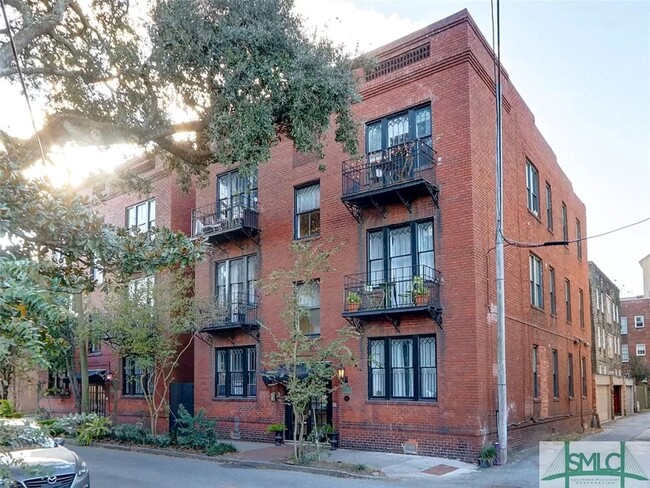 117 Lincoln St, Unit 6A in Savannah, GA - Foto de edificio - Building Photo