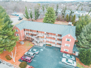 Stone Ridge Apartments in Roanoke, VA - Building Photo - Building Photo