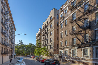 35 Saint Nicholas Ter in New York, NY - Building Photo - Building Photo