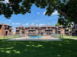 6th Dimension Apartments in North Platte, NE - Foto de edificio - Building Photo