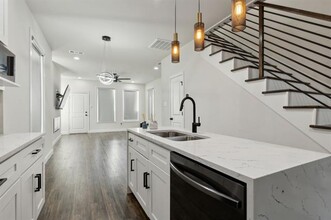 2224 Dyson St in Dallas, TX - Foto de edificio - Building Photo