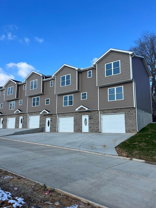 70 Christian Ct in Hurricane, WV - Building Photo