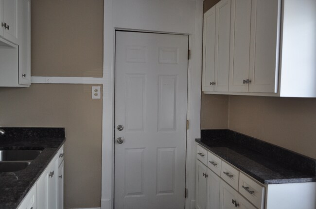 1301 N Keeler Ave-Unit -#2 in Chicago, IL - Building Photo - Building Photo