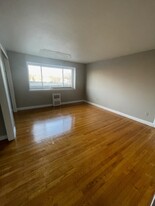 484 Tolland St, Unit A7 in East Hartford, CT - Building Photo - Building Photo