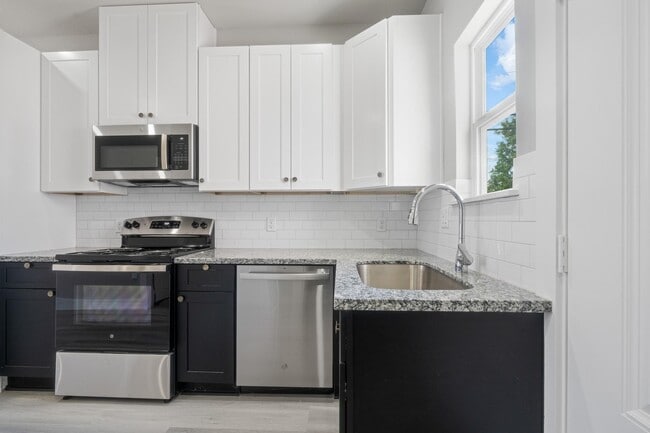 8153 Tate St in Houston, TX - Building Photo - Building Photo
