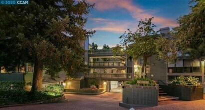 1624 San Miguel Dr in Walnut Creek, CA - Building Photo - Building Photo