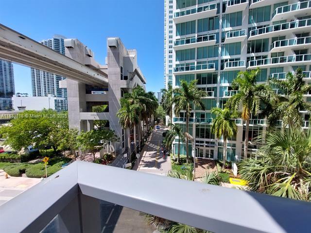 31 SE 6th St, Unit 502 in Miami, FL - Foto de edificio - Building Photo