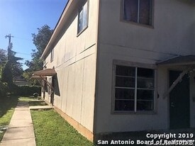 5113 Sierra St in San Antonio, TX - Building Photo