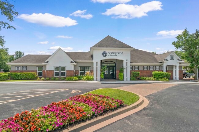 Grand Reserve of Naperville in Naperville, IL - Foto de edificio - Building Photo