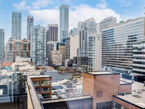 156 Cumberland St, Unit SI ID1495833P in Toronto, ON - Building Photo - Building Photo