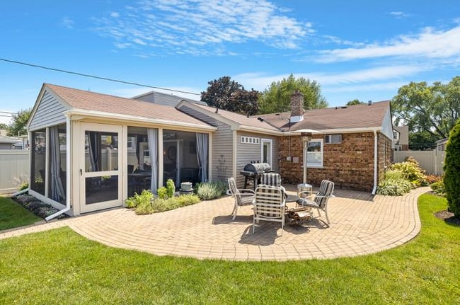 4640 W 97th Pl in Oak Lawn, IL - Building Photo - Building Photo