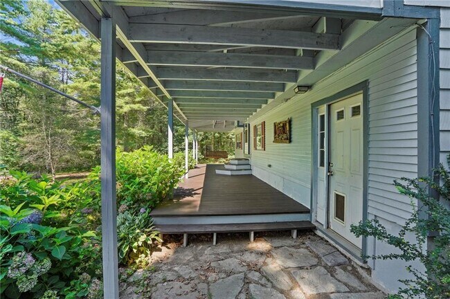 125 Lewis Farm Rd in Coventry, RI - Building Photo - Building Photo