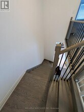 88 Fairlane Ave in Barrie, ON - Building Photo - Building Photo