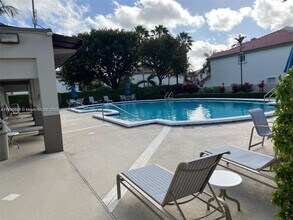 5078 NW 114th Path in Doral, FL - Building Photo - Building Photo