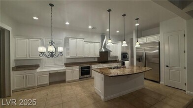 2321 Martinique Ave in Henderson, NV - Building Photo - Building Photo