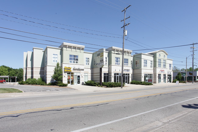 Cheshire Market Square in Grand Rapids, MI - Building Photo - Building Photo