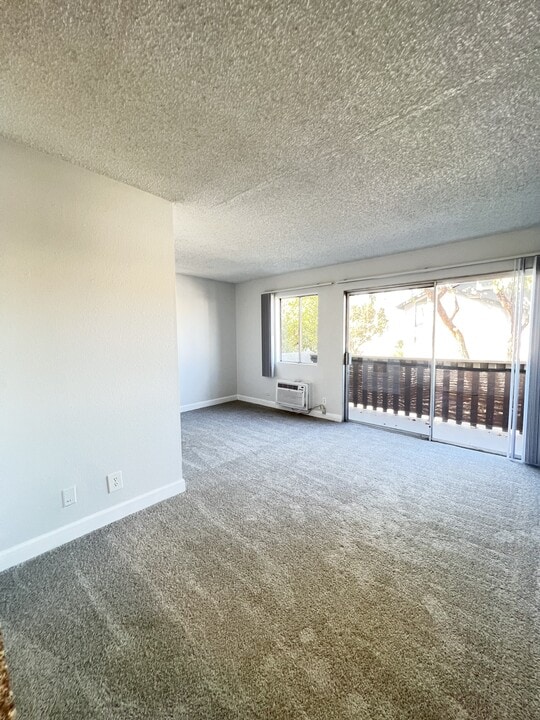 Alpine Terrace Apartments in Canoga Park, CA - Building Photo