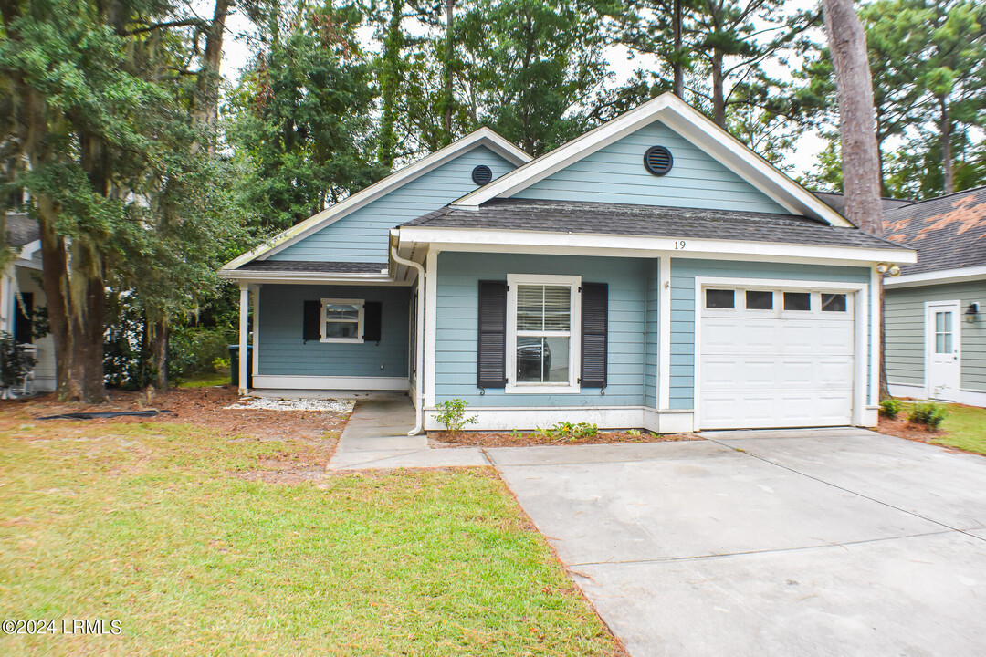 19 Carolina Village Cir in Beaufort, SC - Foto de edificio