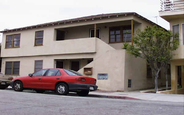 902 Manhattan Ave in Hermosa Beach, CA - Building Photo