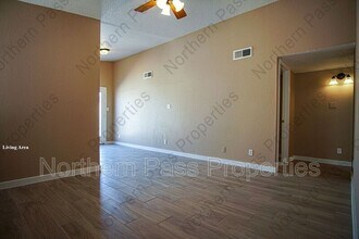 284 Sandy Hills Ln in El Paso, TX - Building Photo - Building Photo