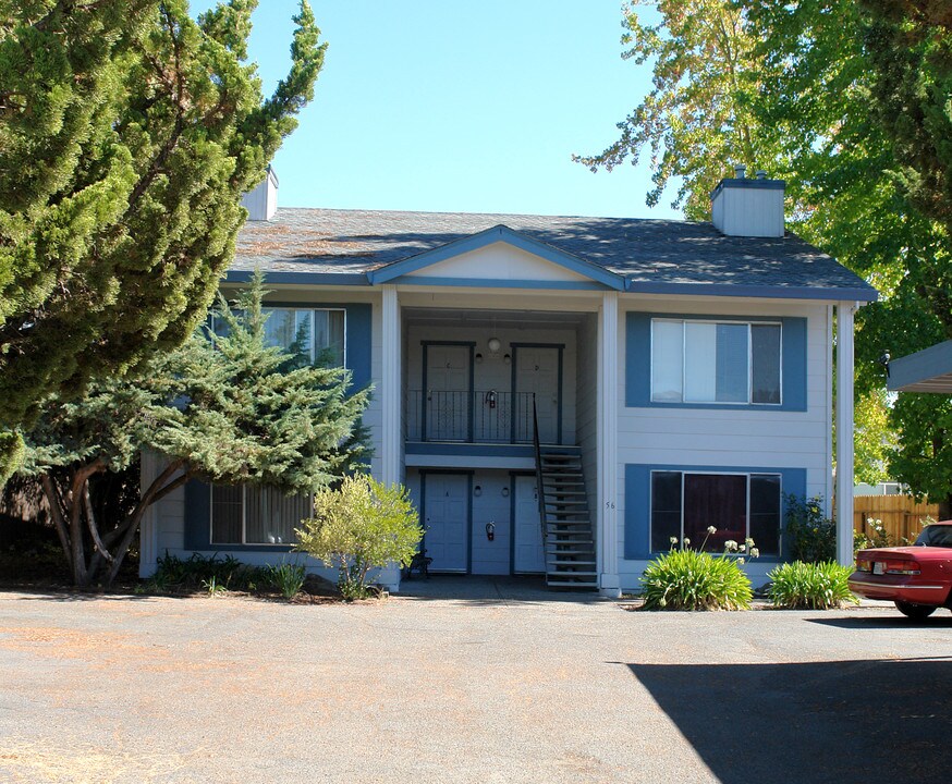 56 Lark Center Dr in Santa Rosa, CA - Building Photo