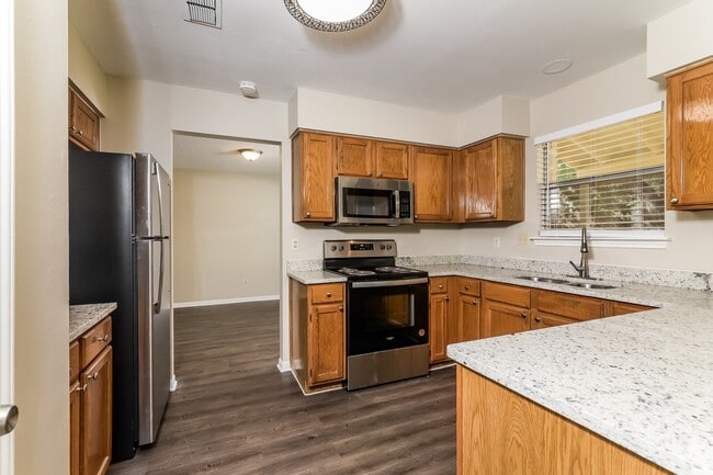 7307 Park W Dr in San Antonio, TX - Building Photo - Building Photo