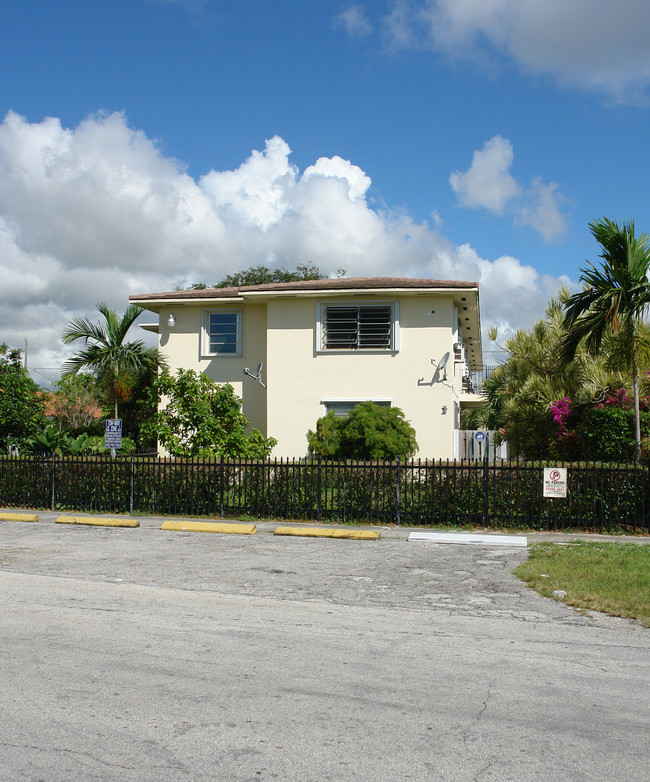 705 NE 92nd St in Miami, FL - Building Photo - Building Photo