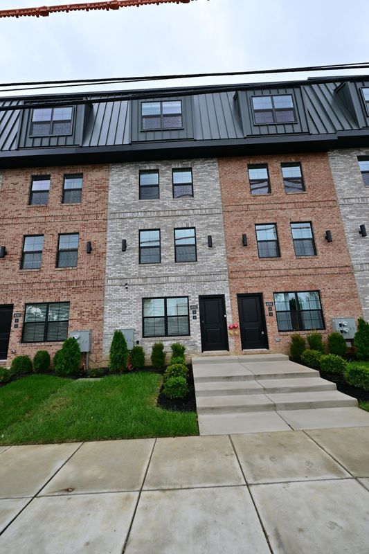 property at 4082 Conshohocken Ave