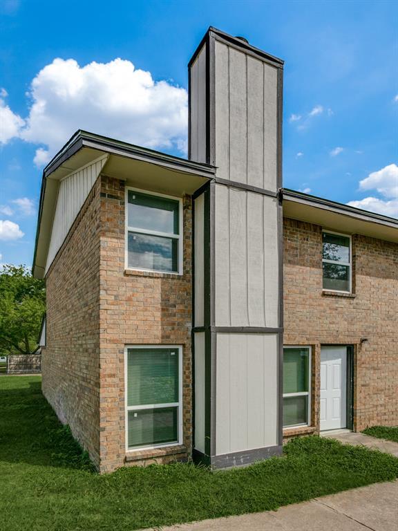 5725 Shadydell Dr in Fort Worth, TX - Foto de edificio - Building Photo