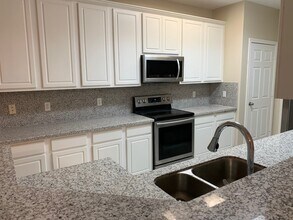 42 Blue Creek Pl in Spring, TX - Building Photo - Building Photo