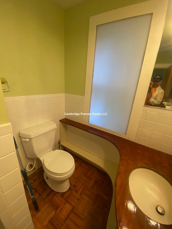 10 Packard Ave, Unit 1 in Somerville, MA - Building Photo - Building Photo